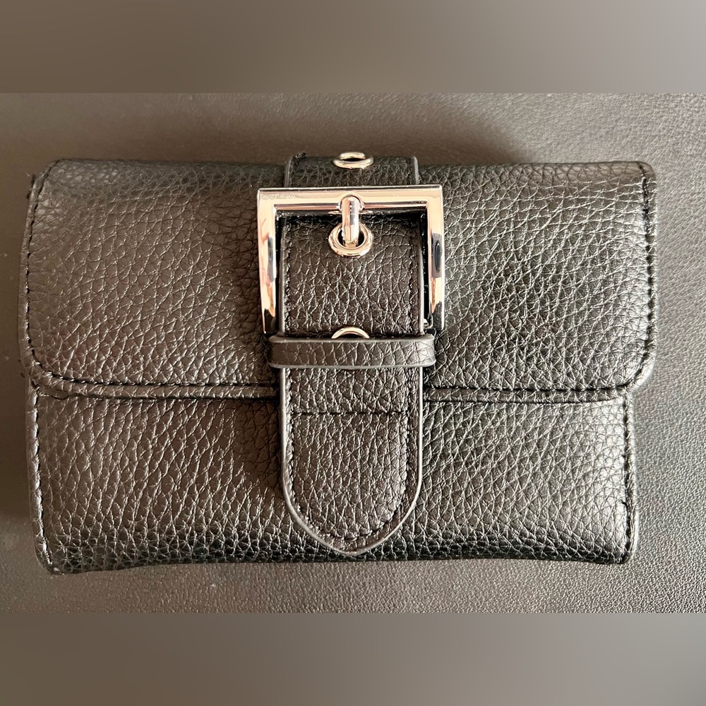 Steve Madden Women's Black Wallet with Silver